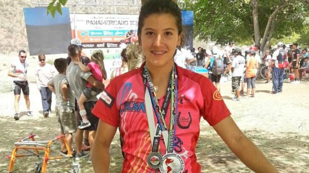 Una ciclista rifa su caballo para seguir compitiendo. (Gentileza entrecordilleras.com.ar)