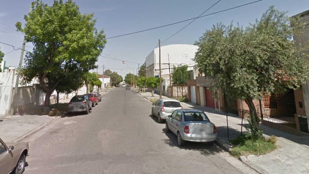La mujer fue encontrada sin vida dentro de su vivienda. (Google Street View)