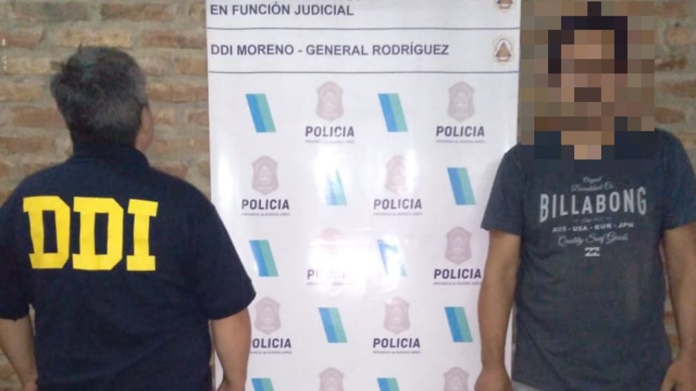 Este es el sujeto de 40 años que fue capturado por abusar sexualmente del nieto de su novia.