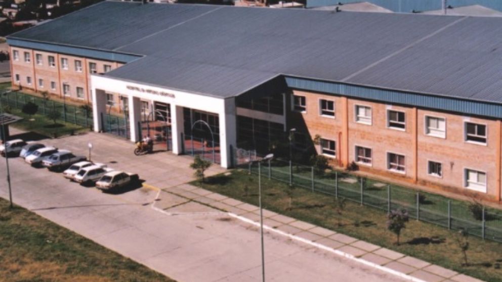 La oficial Angela Ruíz Díaz fue asistida en el Hospital Doctor Arturo Oñativia, en Rafael Calzada.