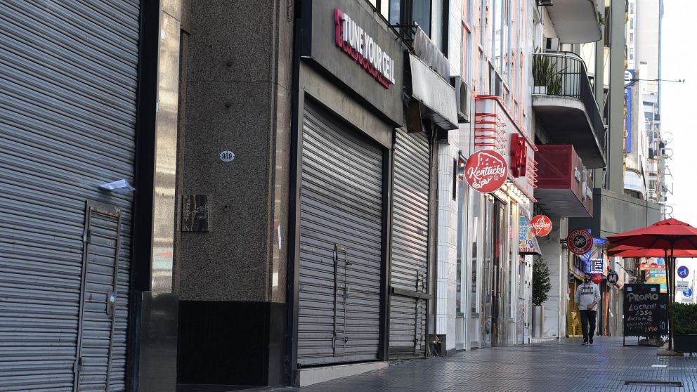 Locales gastrónomicos y de souvenirs sufren la falta de turistas y empleados (Crónica/Carlos Ventura)