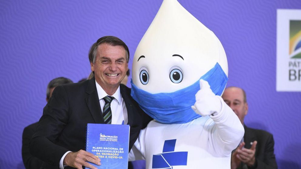 El presidente de Brasil, Jair Bolsonaro, nuevamente denunciado por su gestión durante la pandemia del covid-19.