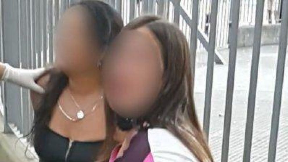 Las dos mujeres que insultaron y agredieron al policía porque les pidió que se pongan barbijo (Archivo).