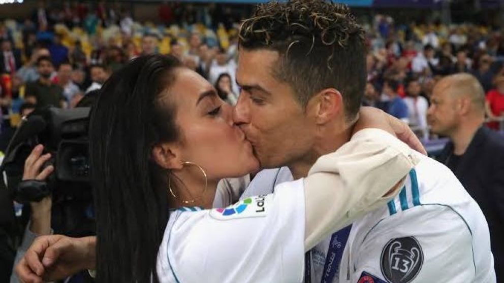 Para festejar el cumpleaños 27 de Georgina Rodríguez, habría violado restricciones de desplazamiento en medio de la pandemia.