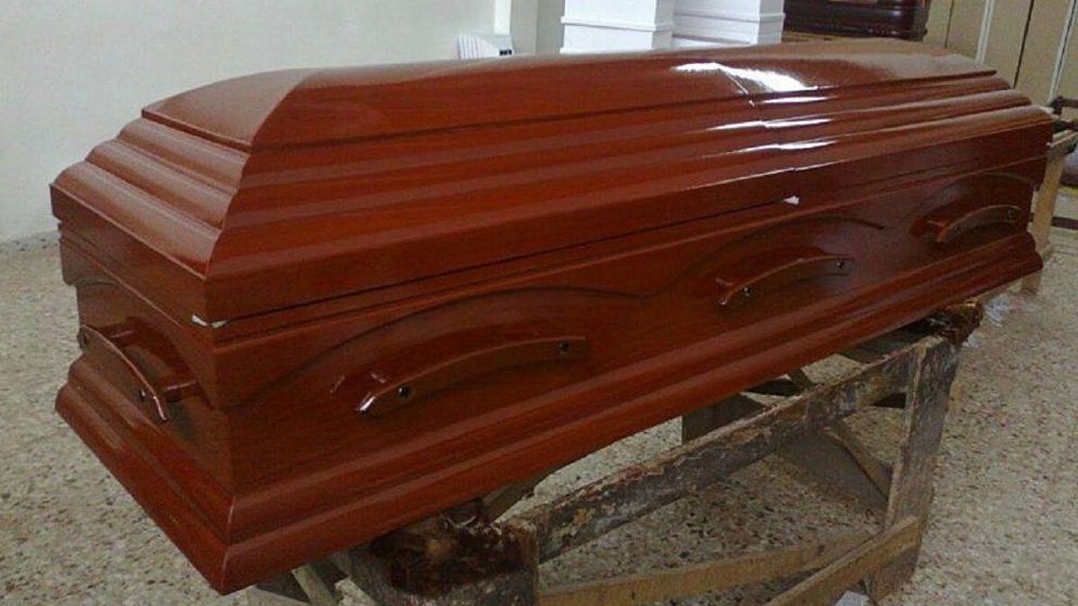 La mujer de 89 años fue rescatada por su hija, quien vio que respiraba mientras la despedían (Imagen ilustrativa).