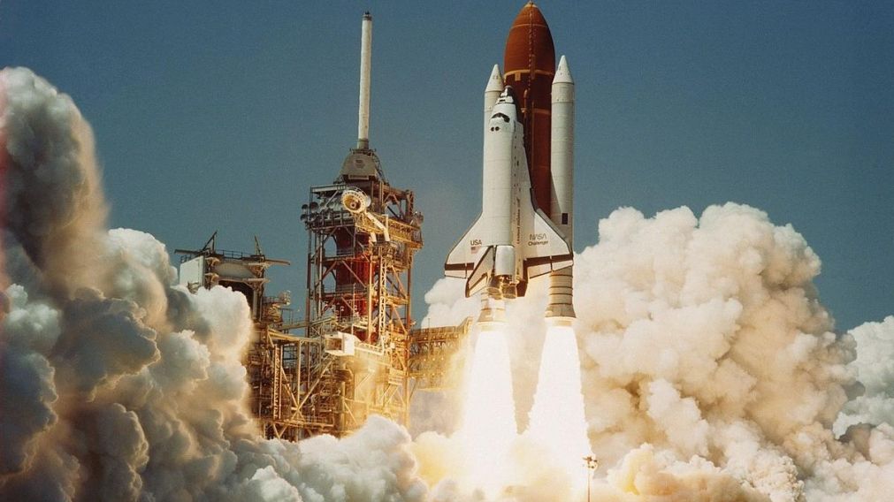 El Challenger durante su despegue.