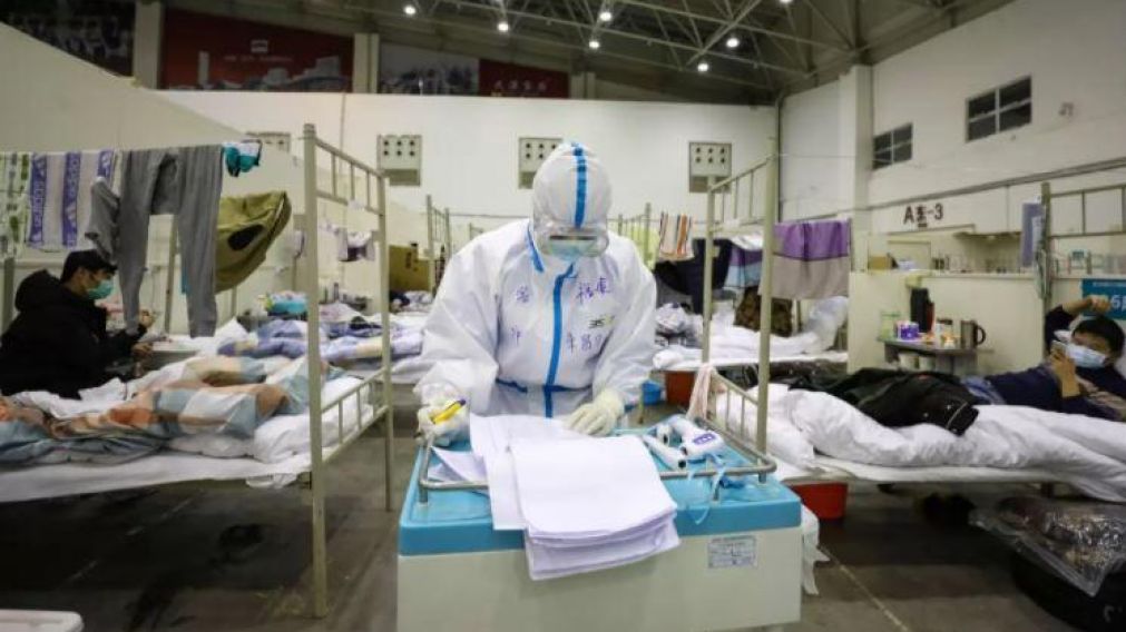 Miles de personas pasaron por los consultorios en China (Twitter).