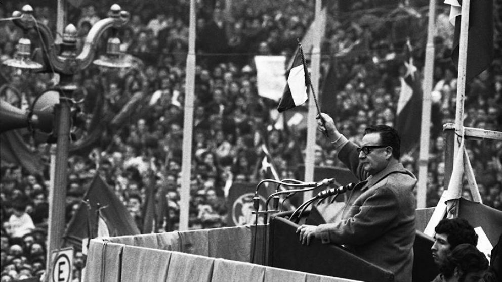 Salvador Allende, el hombre que quiso un Chile "pacífico".