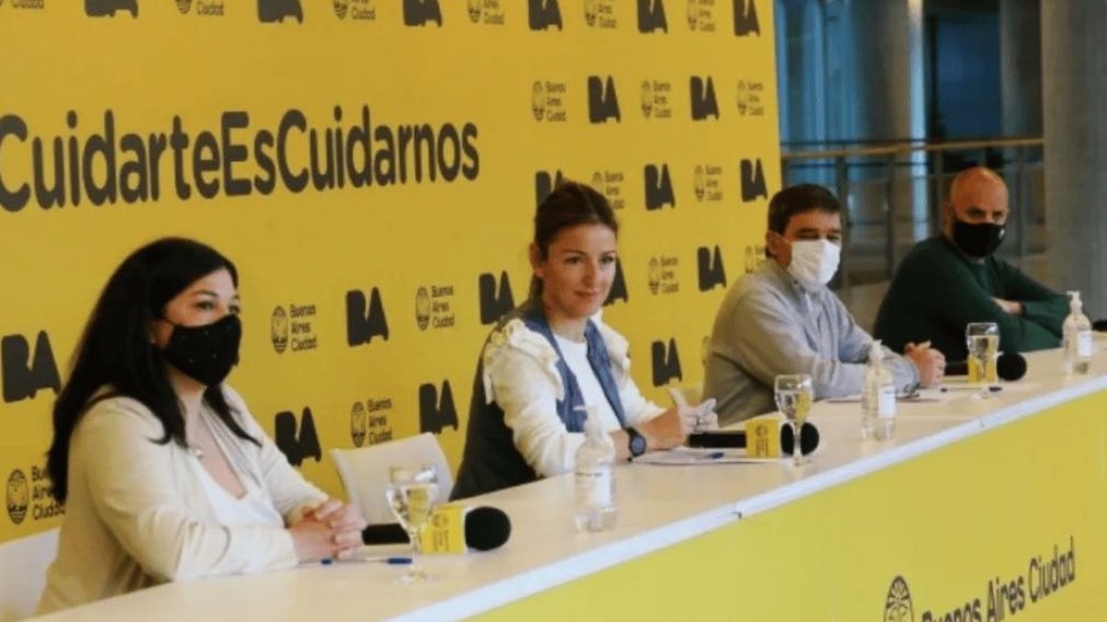 Soledad Acuña rechazó críticas docentes.