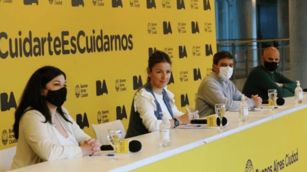 Soledad Acuña rechazó críticas docentes.