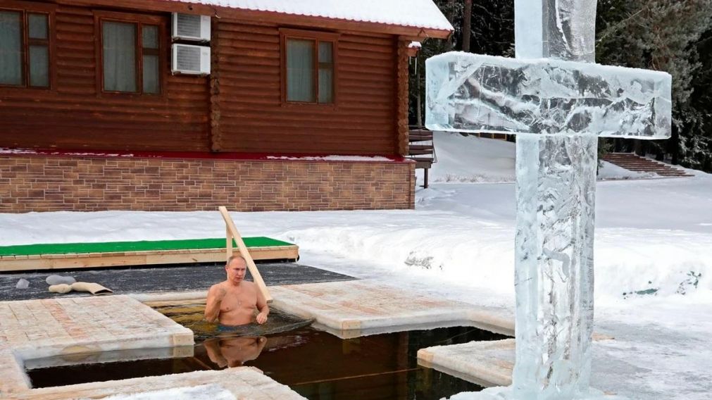 El pozo de agua con forma de cruz, en el que Vladimir Putin se zambulló para celebrar la Epifanía ortodoxa.
