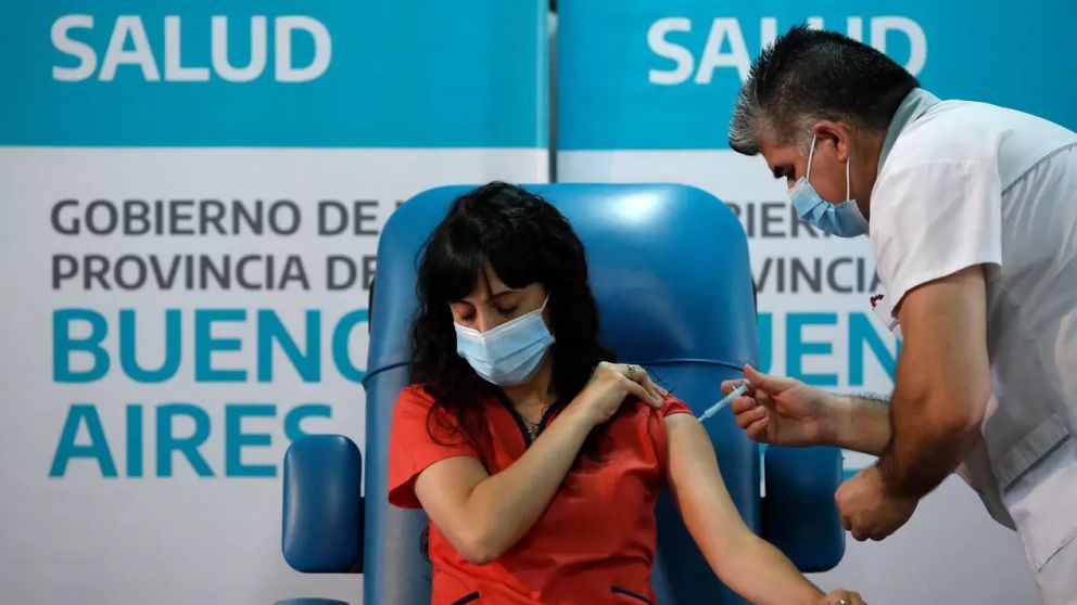 Argentina tiene contrato con Gamaleya, Covax y AstraZeneca.