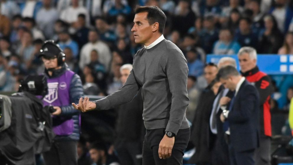 El entrenador de Aldosivi estalló de bronca contra el arbitraje de Sebastián Zunino: "No tienen vergüenza"