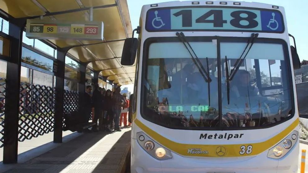 Se normalizó el servicio de la línea 148 tras varios días de paro por falta de pago