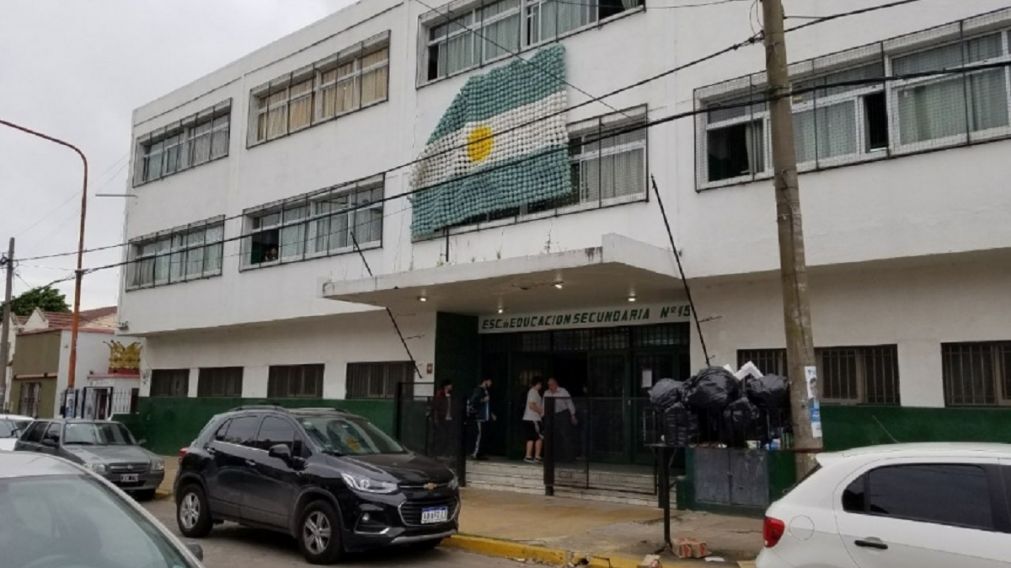 Dolor en Quilmes por la muerte de una joven estudiante de la Secundaria N� 15