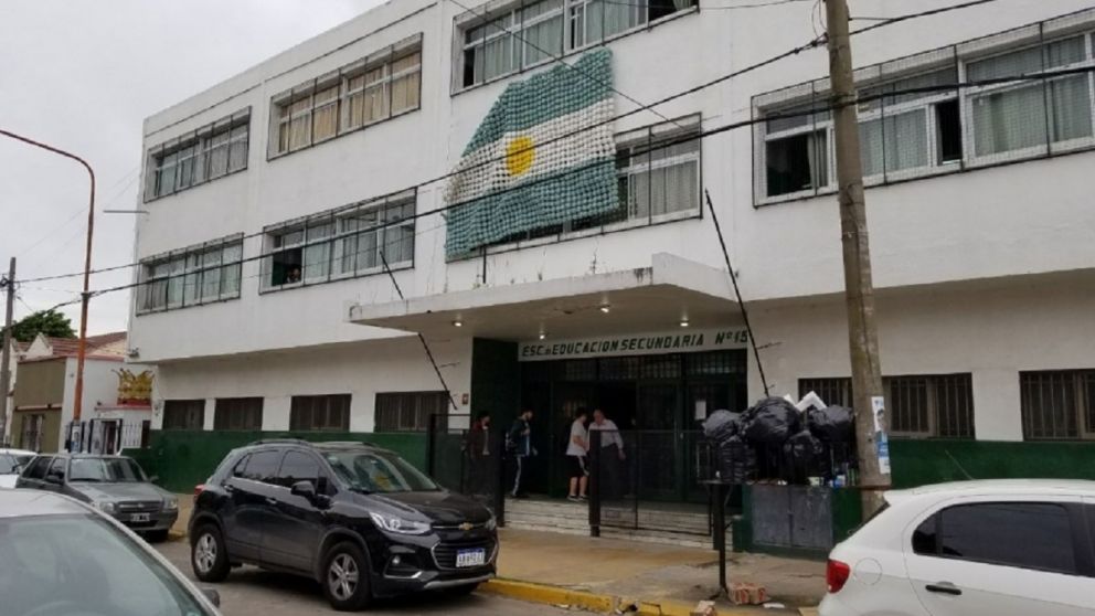 Dolor en Quilmes por la muerte de una joven estudiante de la Secundaria N° 15