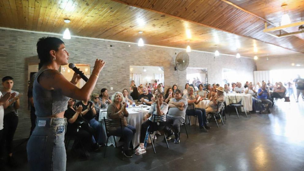Mayra Mendoza se reuni� con instituciones en la IAPI: "Hay que frenar a Milei"