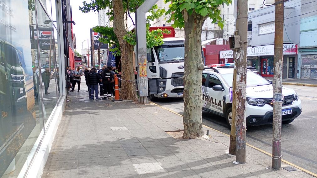 Operativo en el centro por un camión estacionado en lugar indebido