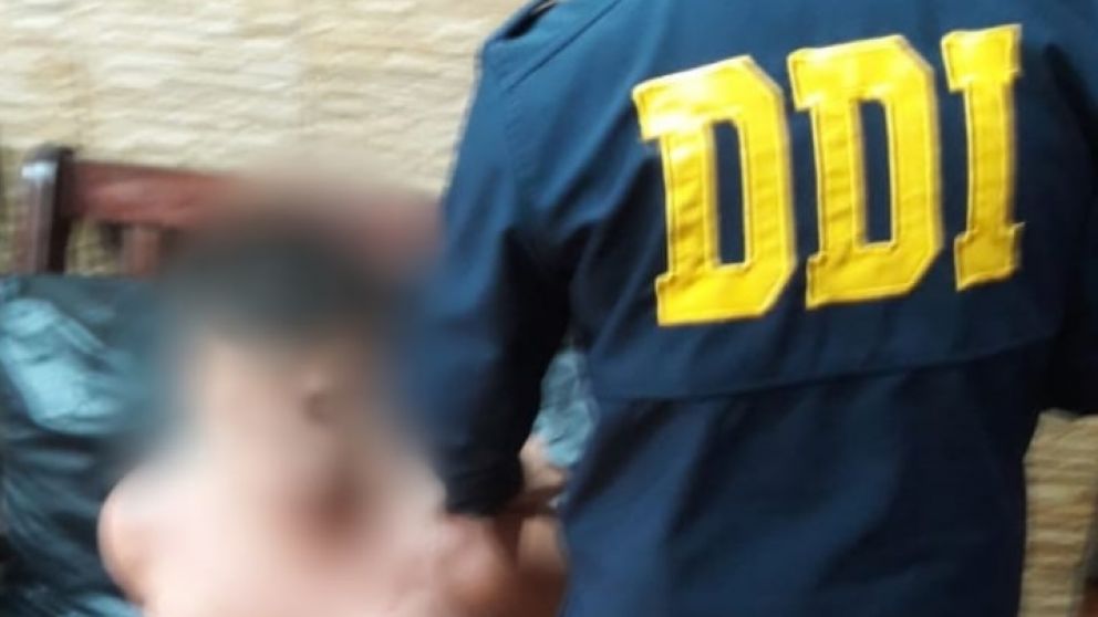 Este es uno de los delincuentes que fue detenido por los investigadores en los distintos allanamientos.