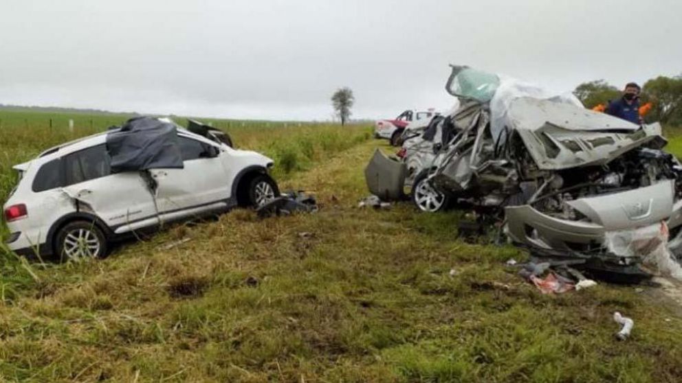 Las cuatro personas que perdieron la vida en el choque frontal iban en un Peugeot 408 y en un Volkswagen Surán.