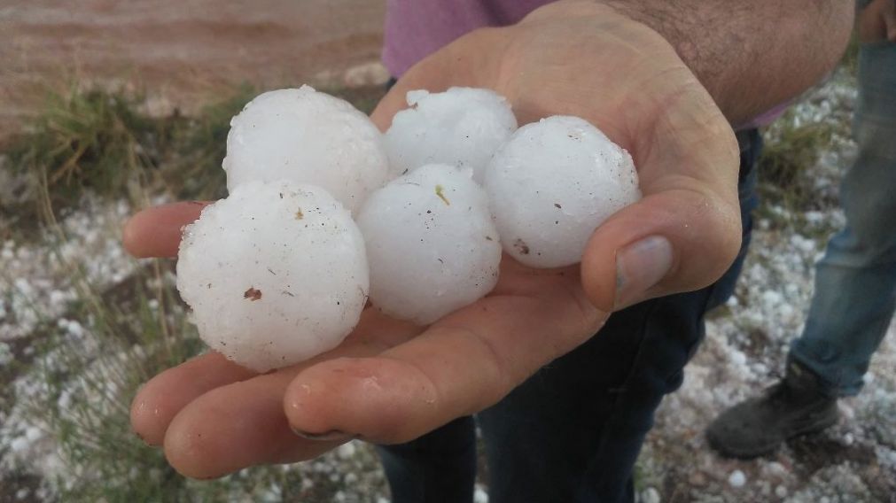 Una tormenta granicera de gran tamaño azotó a varias localidades de Mendoza (Twitter).
