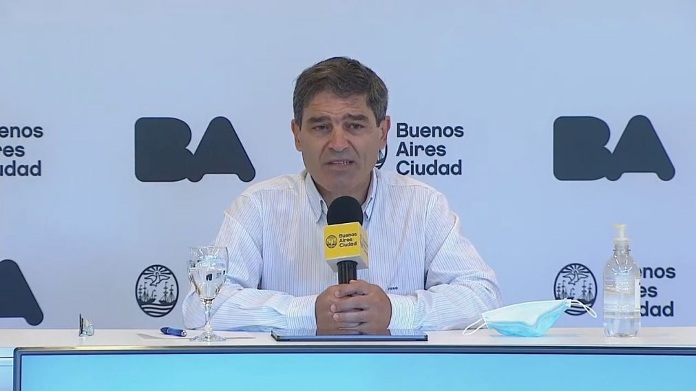 El ministro porteño Fernán Quirós durante la conferencia de prensa sobre la situación epidemiológica en la Ciudad.