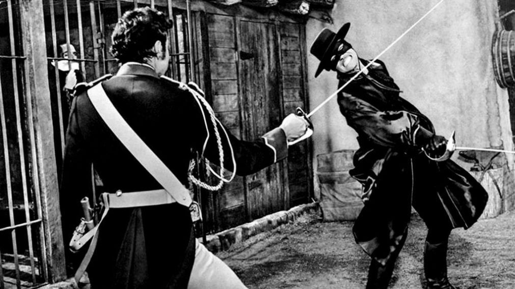 El Zorro combatiendo con el capit�n Monasterio.