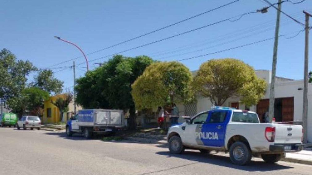 La policía acudió al lugar donde ocurrió el hecho, tras el llamado de un vecino.