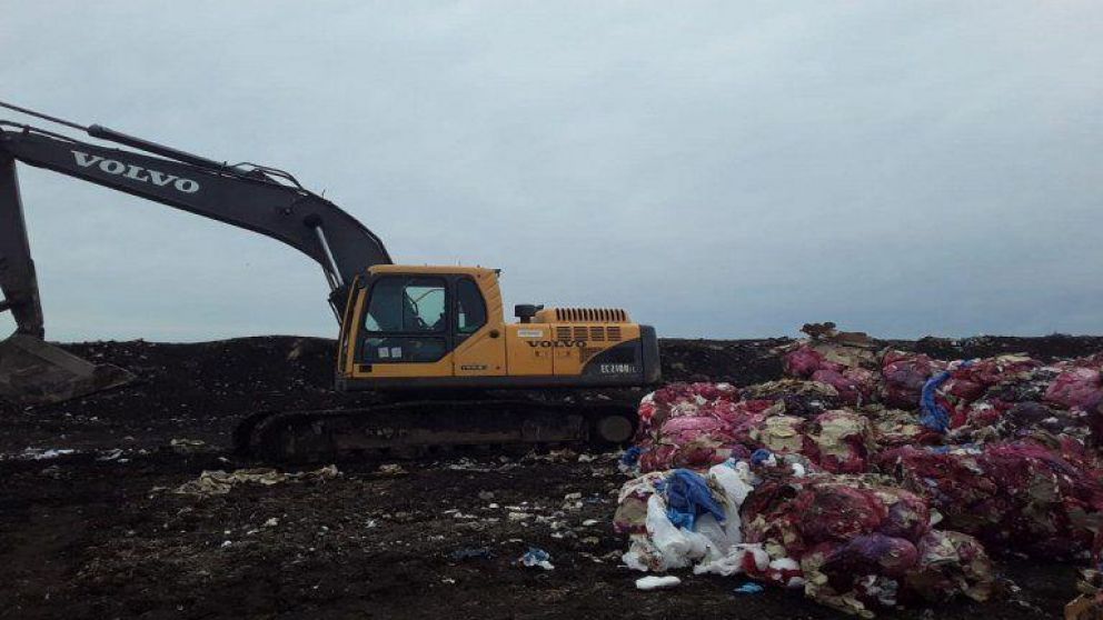 Los restos estaban tirados en el basural. (Gentileza: 0223)