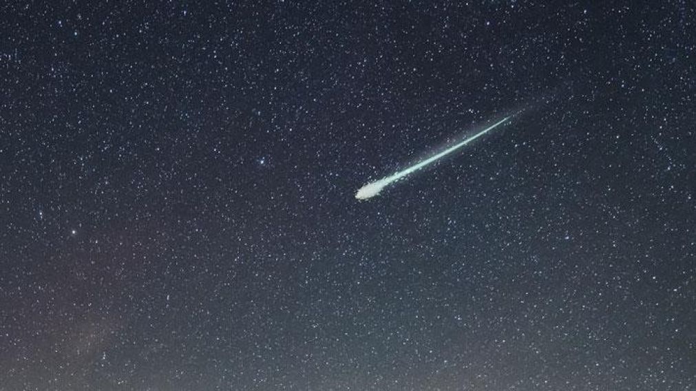 El meteorito surca los cielos y de explotar, puede ser muy peligroso (Imagen ilustrativa).