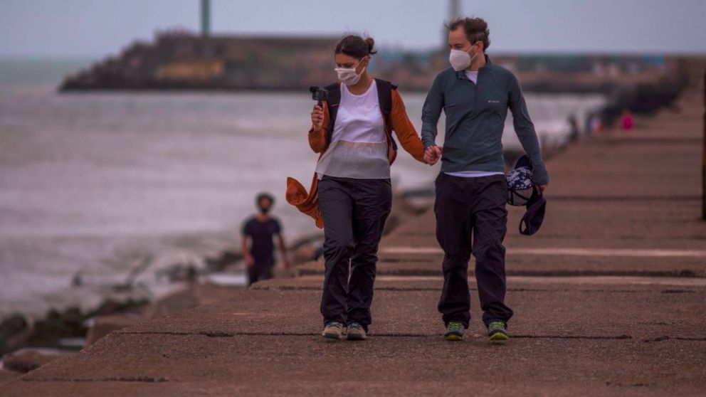 Toque de queda sanitario: qué provincias lo implementarán, cuáles no y dónde están en duda