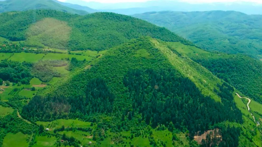 El enigma de las pir�mides ocultas: �Qui�nes habitan all�?