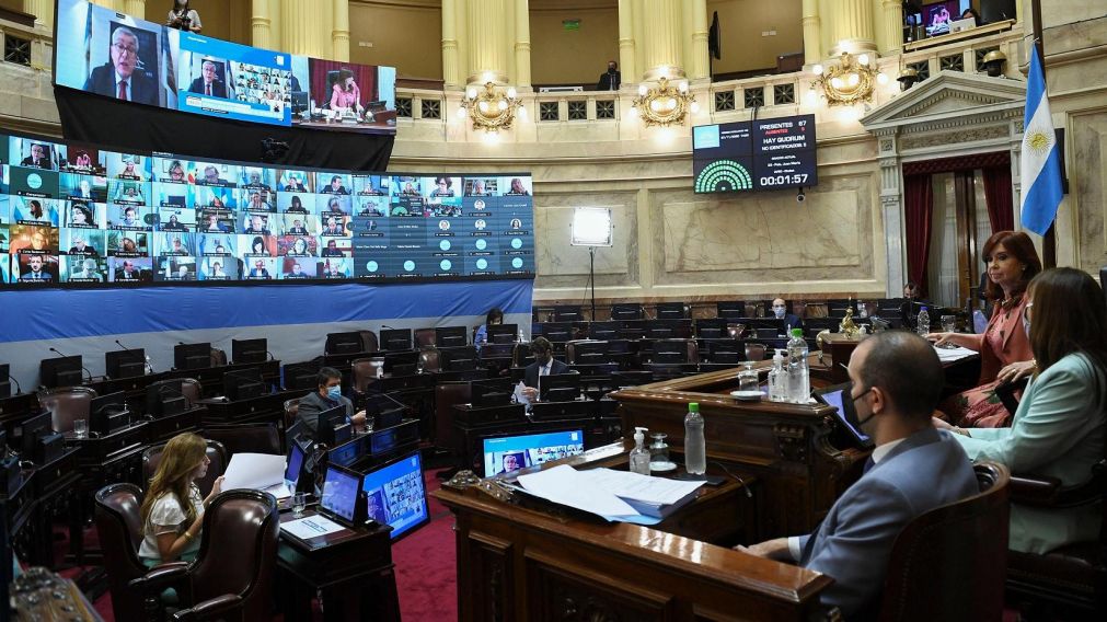 33 a favor y 33 en contra, el �ltimo "poroteo" del Senado.