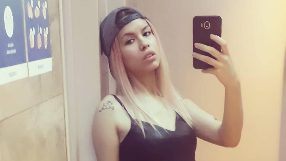 Paula Giménez, conocida como Chiny o Gemma en el ámbito del rap, tenía 21 años y era mamá de una nena (Instagram).