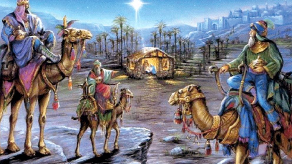 Una pintura de los Reyes Magos llegando a Belén, donde nació el niño Jesús.