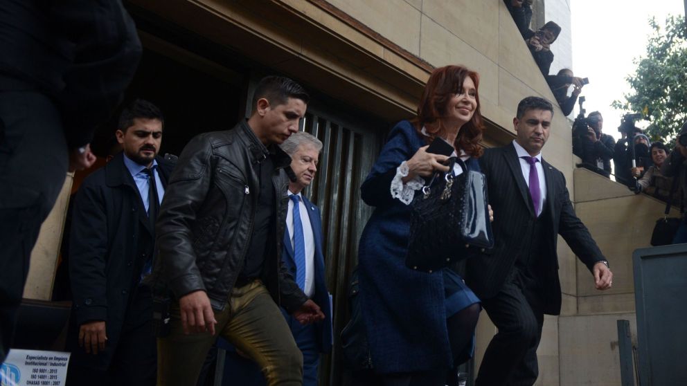 La ex presidenta deberá afrontar el resto del juicio en su contra.