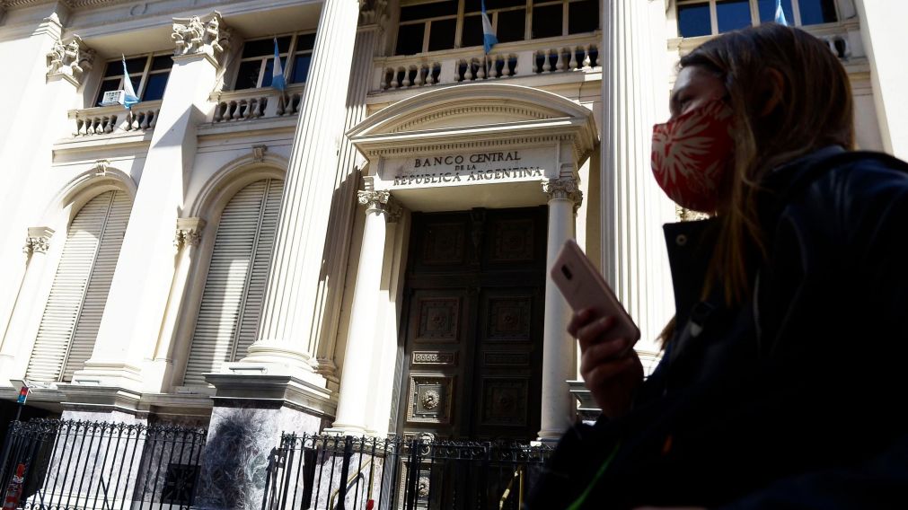 Los bancos sin servicio para las fiestas (Crónica/Fernando Pérez Re).