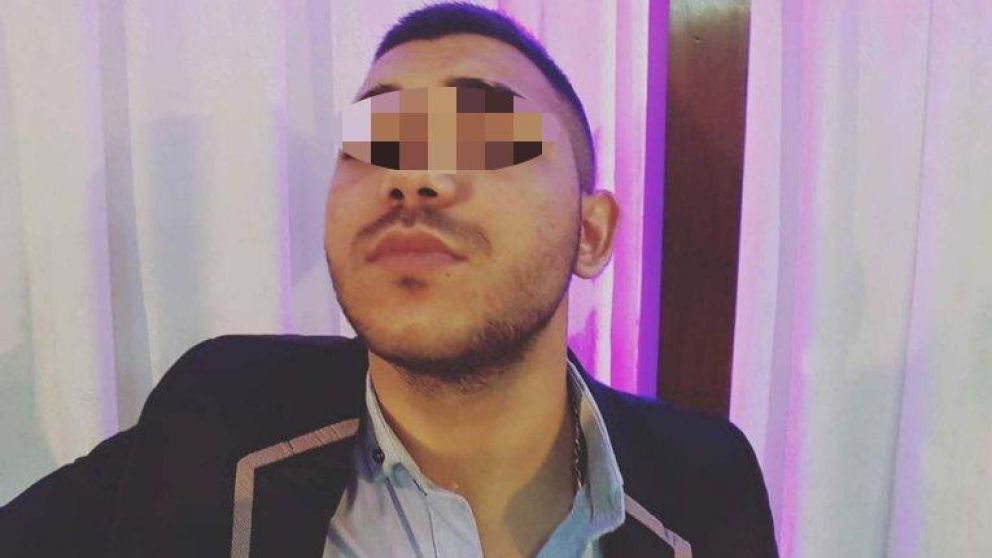 Ricardo Emanuel Papadopulos es intensamente buscado por la policía.