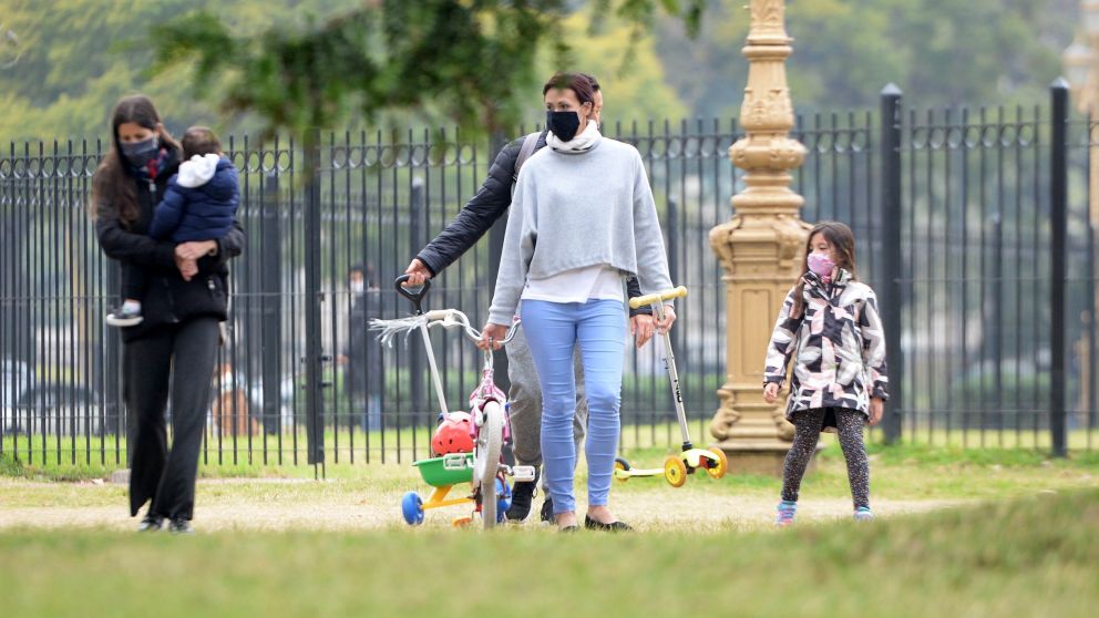 Distanciamiento, tapabocas e higiene, pilares claves del cuidado (Nahuel Ventura).