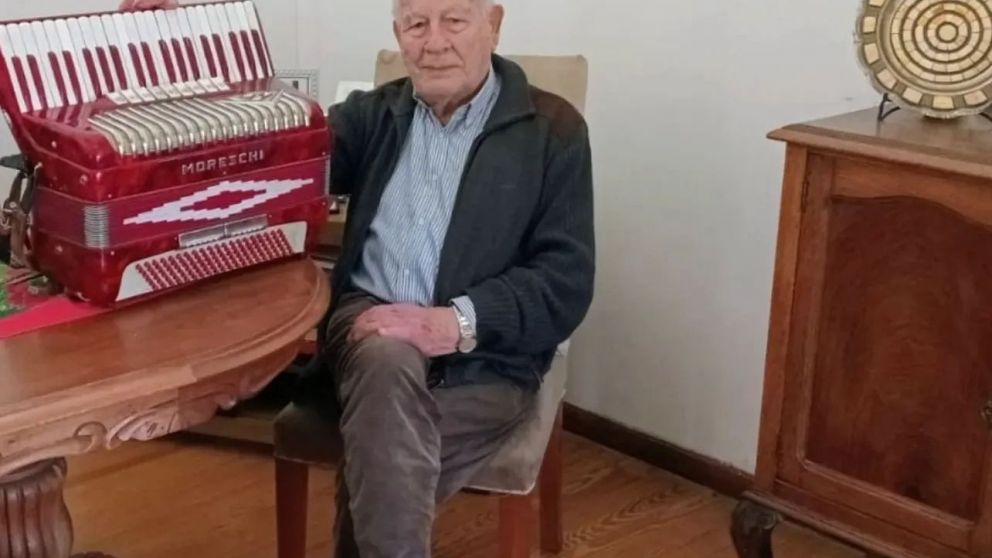 Héctor Domingo Corradetti: el acordeón que marcó una época y sigue emocionando en Bahía Blanca