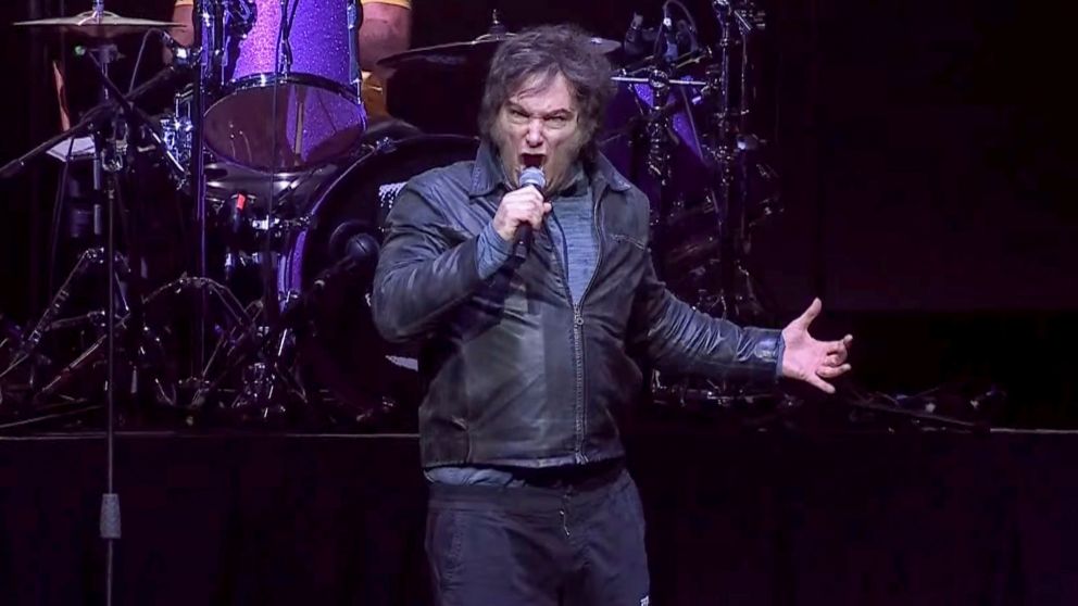 Javier Milei rocke� el Movistar Arena: los nueve temas que cant� y el mensaje detr�s de cada uno
