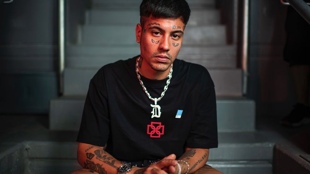 Duki se sinceró y habló de los “amigos de la fama”: “No estaban conmigo por amor real, sino más bien por interés”"Givenchy"