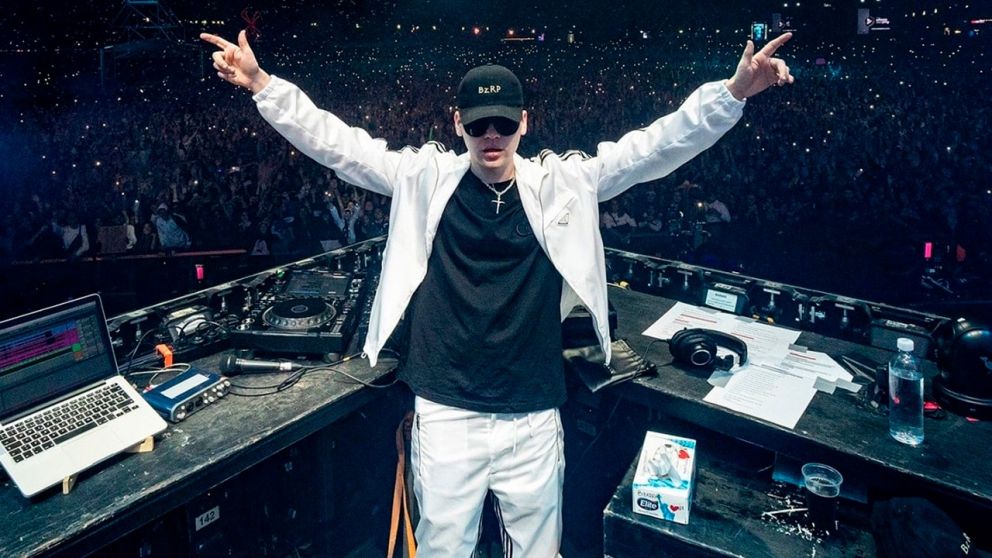 Bizarrap aterriza en Miami para su debut en el Ultra Music Festival