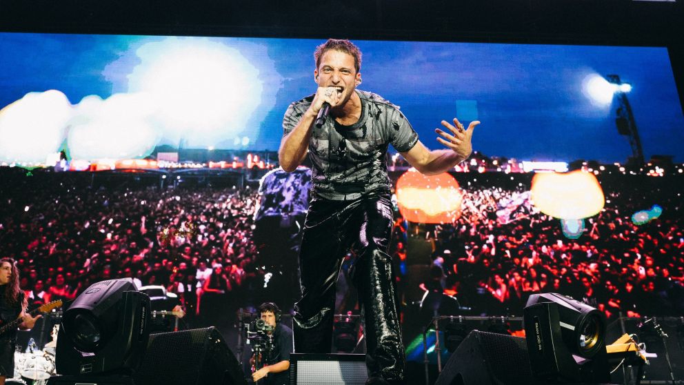 WOS sorprende con "Así Nomás" y agota cinco funciones en el Estadio Obras