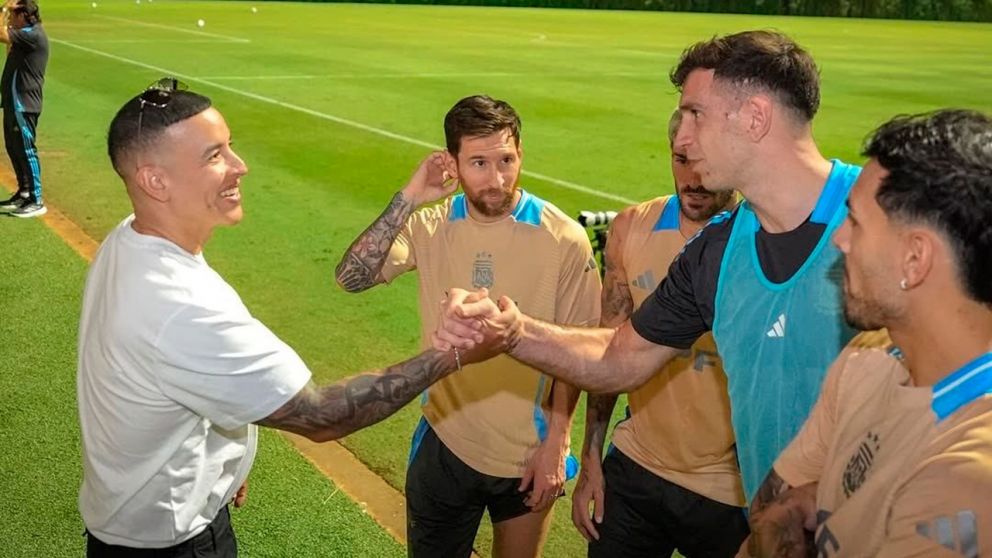 Daddy Yankee visitó a la Selección Argentina y dejó un mensaje de agradecimiento antes del amistoso en Miami