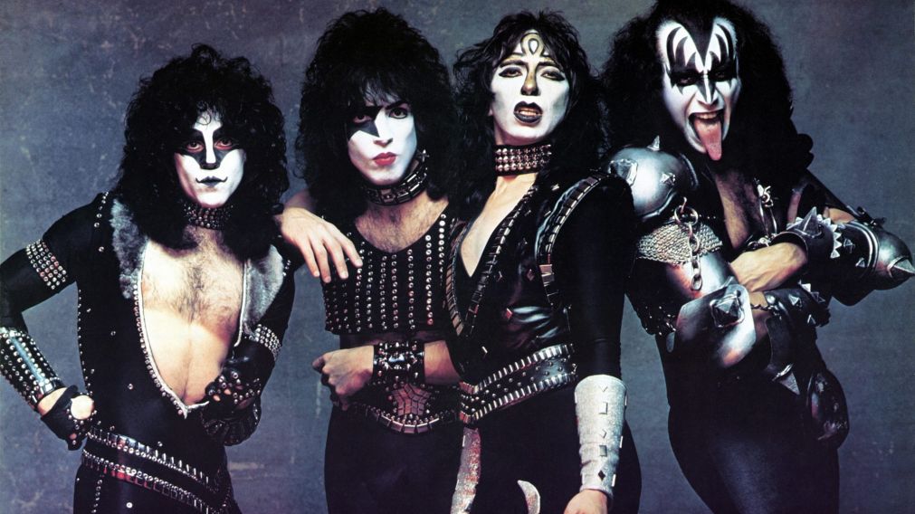 Kiss revive su historia con una caja deluxe que incluye 88 canciones inéditas