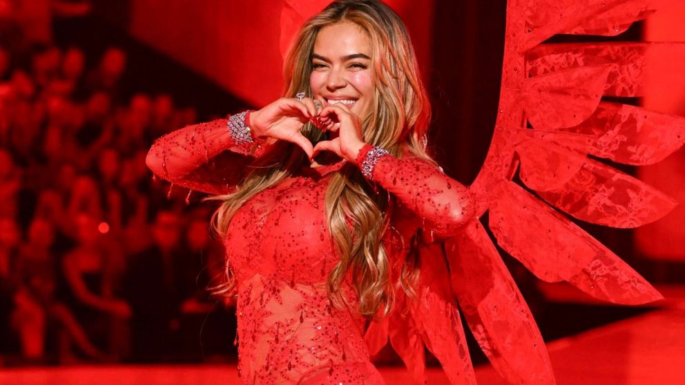 Karol G en el Victoria’s Secret Fashion Show 2025: la primera latina en actuar en el desfile