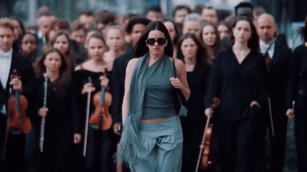 Así es "Berghain", el primer adelanto del nuevo disco de Rosalía "LUX"