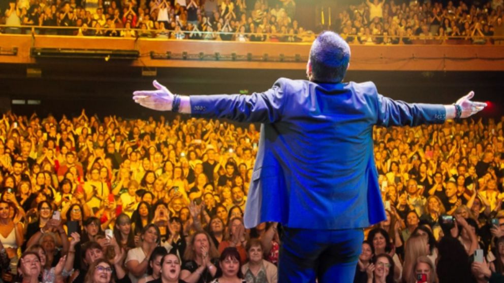Jorge Rojas volvió a brillar en la Calle Corrientes con dos noches mágicas en el Gran Rex