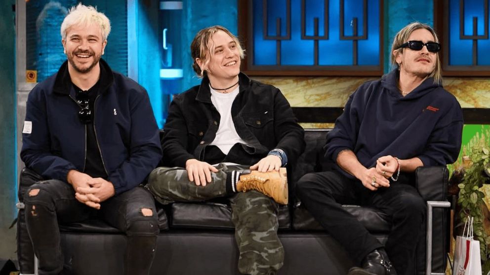 Airbag visitó a "La Resistencia" y recordó su mayor inspiración: "Nuestra abuela cantaba tango mientras cocinaba"